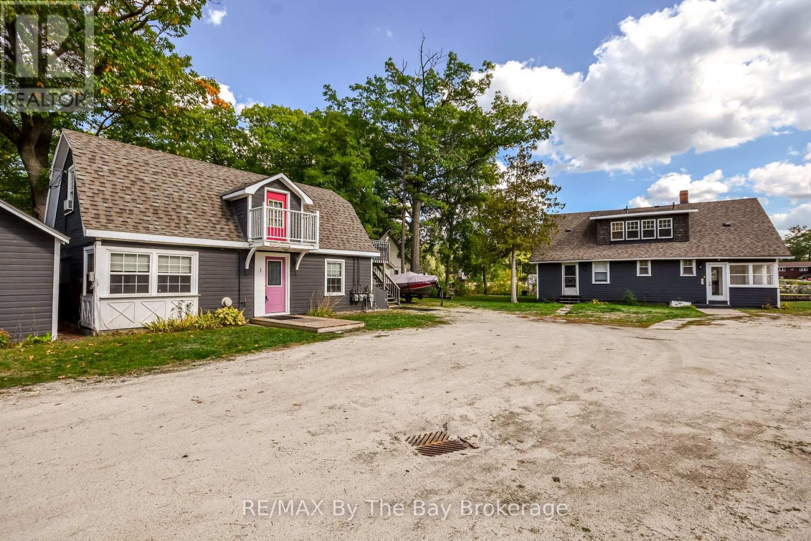 1067 MOSLEY STREET, Wasaga Beach, Ontario