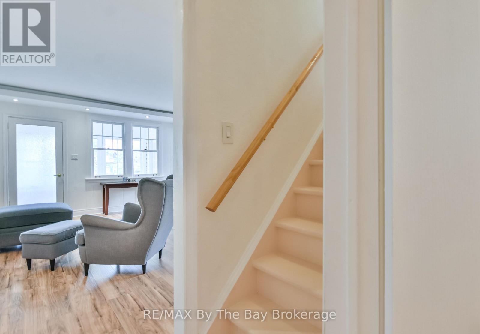 1067 Mosley Street, Wasaga Beach, Ontario  L9Z 2G7 - Photo 21 - S12453479