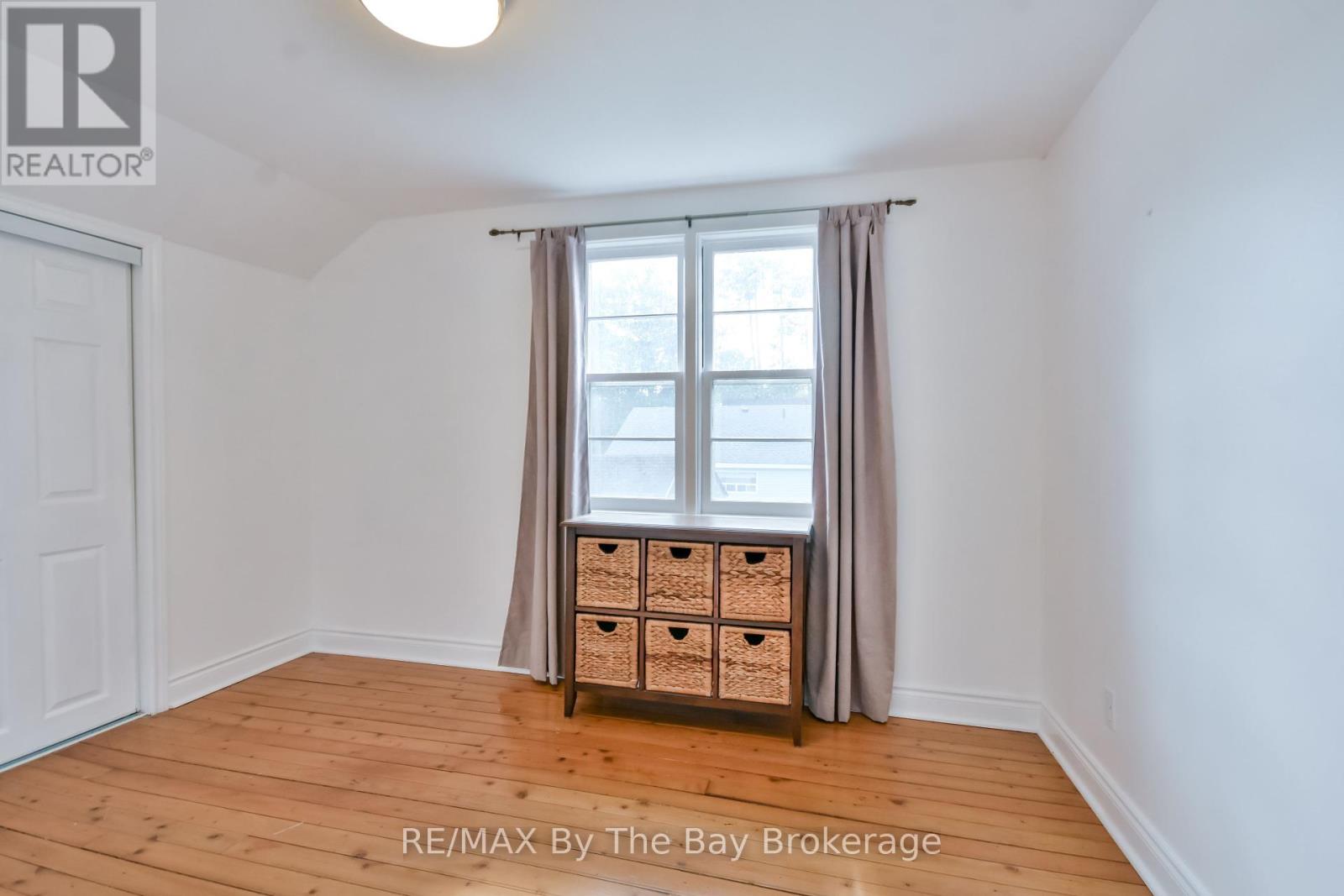 1067 Mosley Street, Wasaga Beach, Ontario  L9Z 2G7 - Photo 22 - S12453479