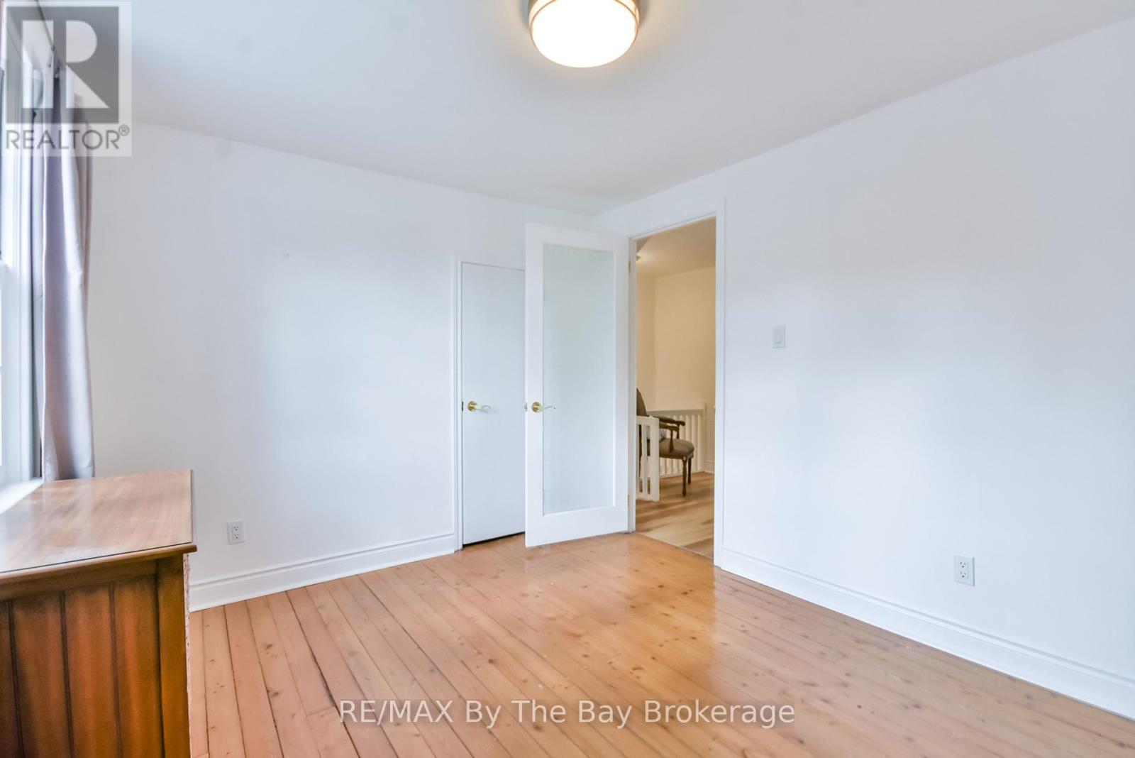 1067 Mosley Street, Wasaga Beach, Ontario  L9Z 2G7 - Photo 23 - S12453479
