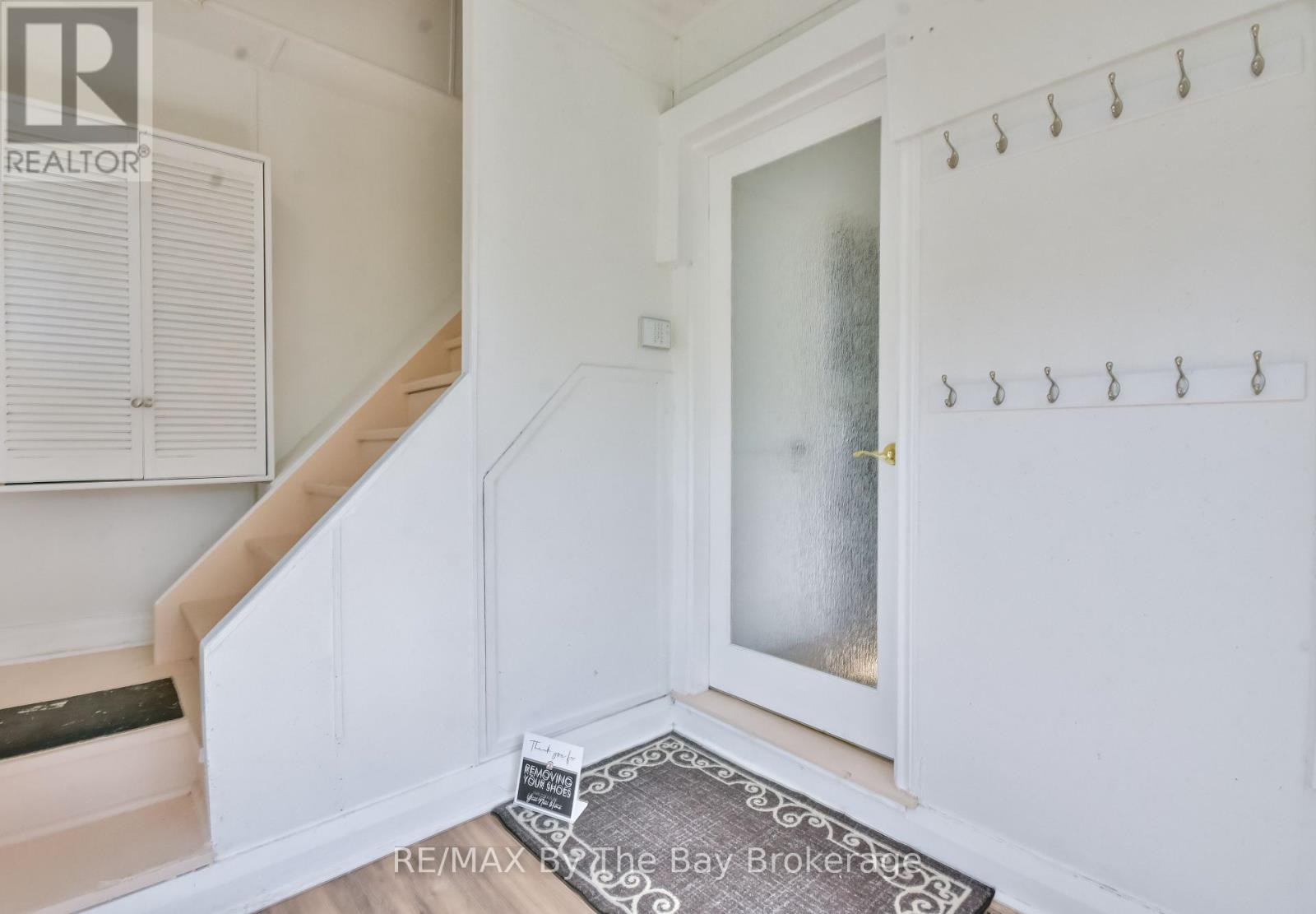 1067 Mosley Street, Wasaga Beach, Ontario  L9Z 2G7 - Photo 3 - S12453479