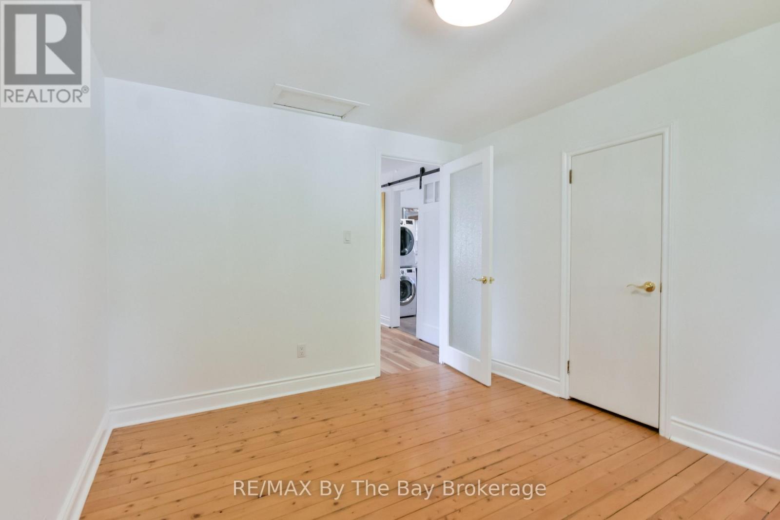 1067 Mosley Street, Wasaga Beach, Ontario  L9Z 2G7 - Photo 30 - S12453479