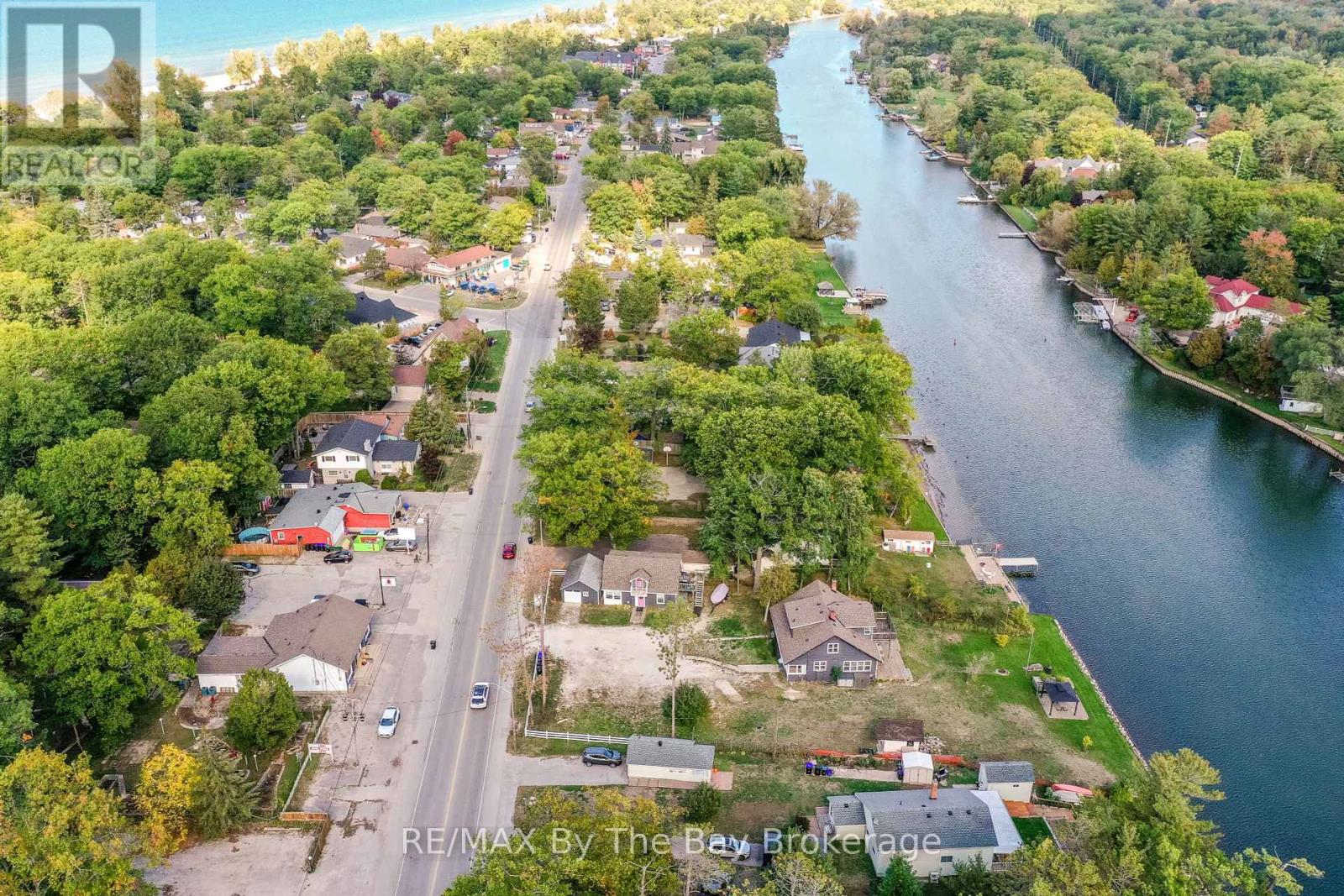 1067 Mosley Street, Wasaga Beach, Ontario  L9Z 2G7 - Photo 44 - S12453479