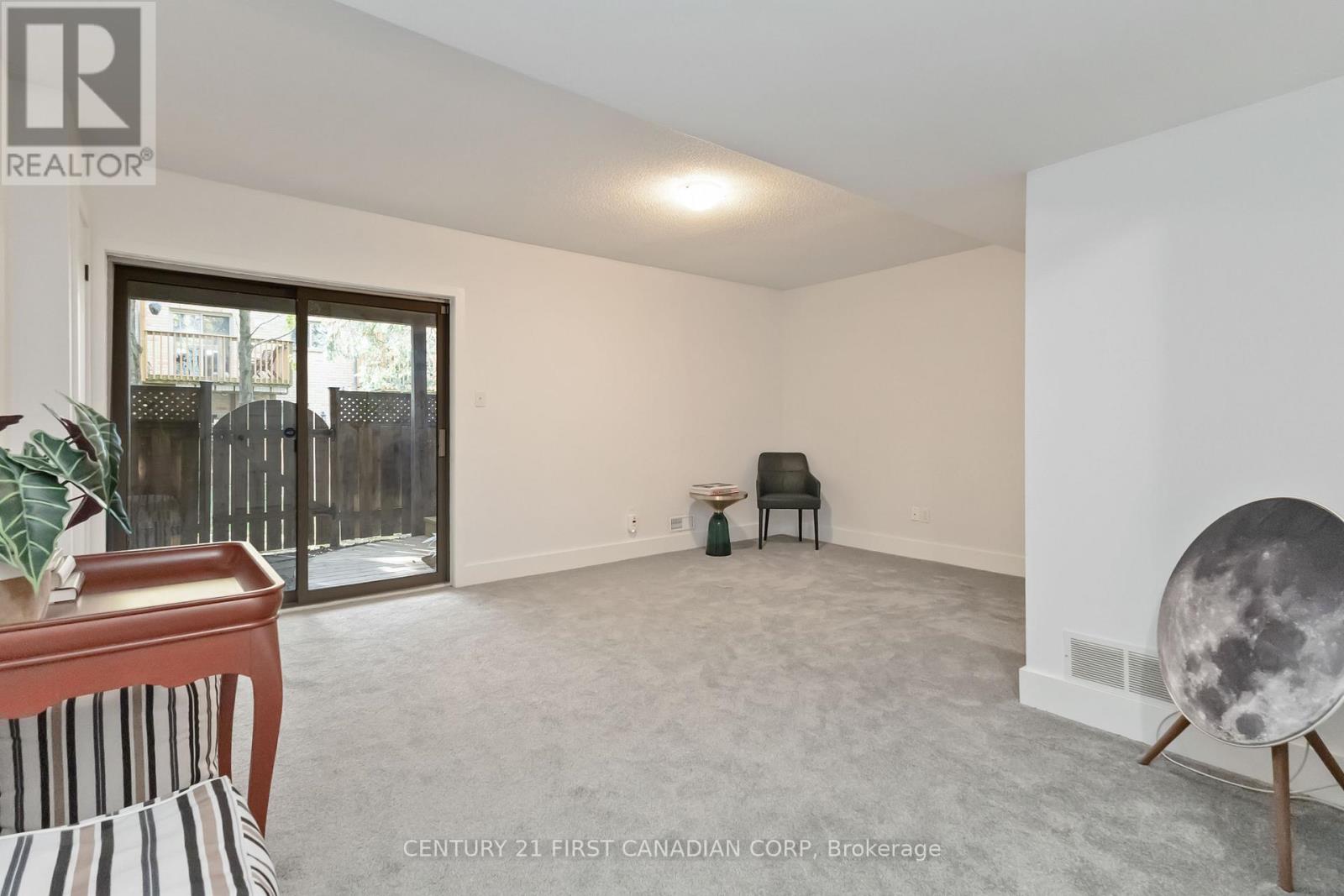 4 - 609 Colborne Street E, London East (East F), Ontario  N6B 2V3 - Photo 14 - X12453531