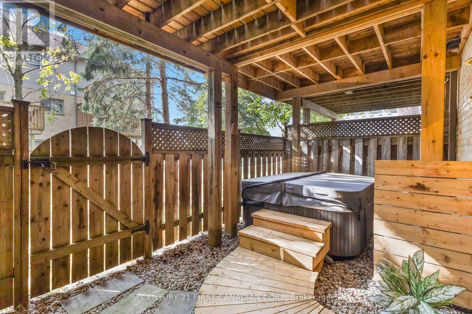 4 - 609 Colborne Street E, London East (East F), Ontario  N6B 2V3 - Photo 15 - X12453531