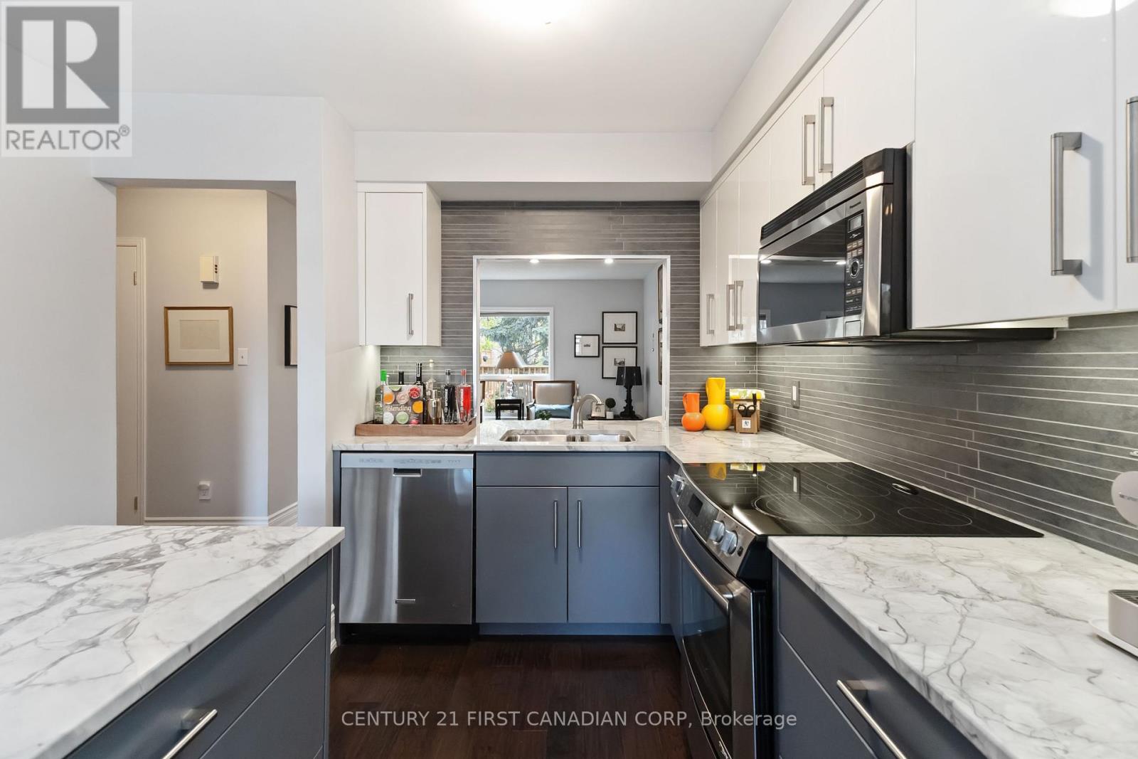 4 - 609 Colborne Street E, London East (East F), Ontario  N6B 2V3 - Photo 2 - X12453531