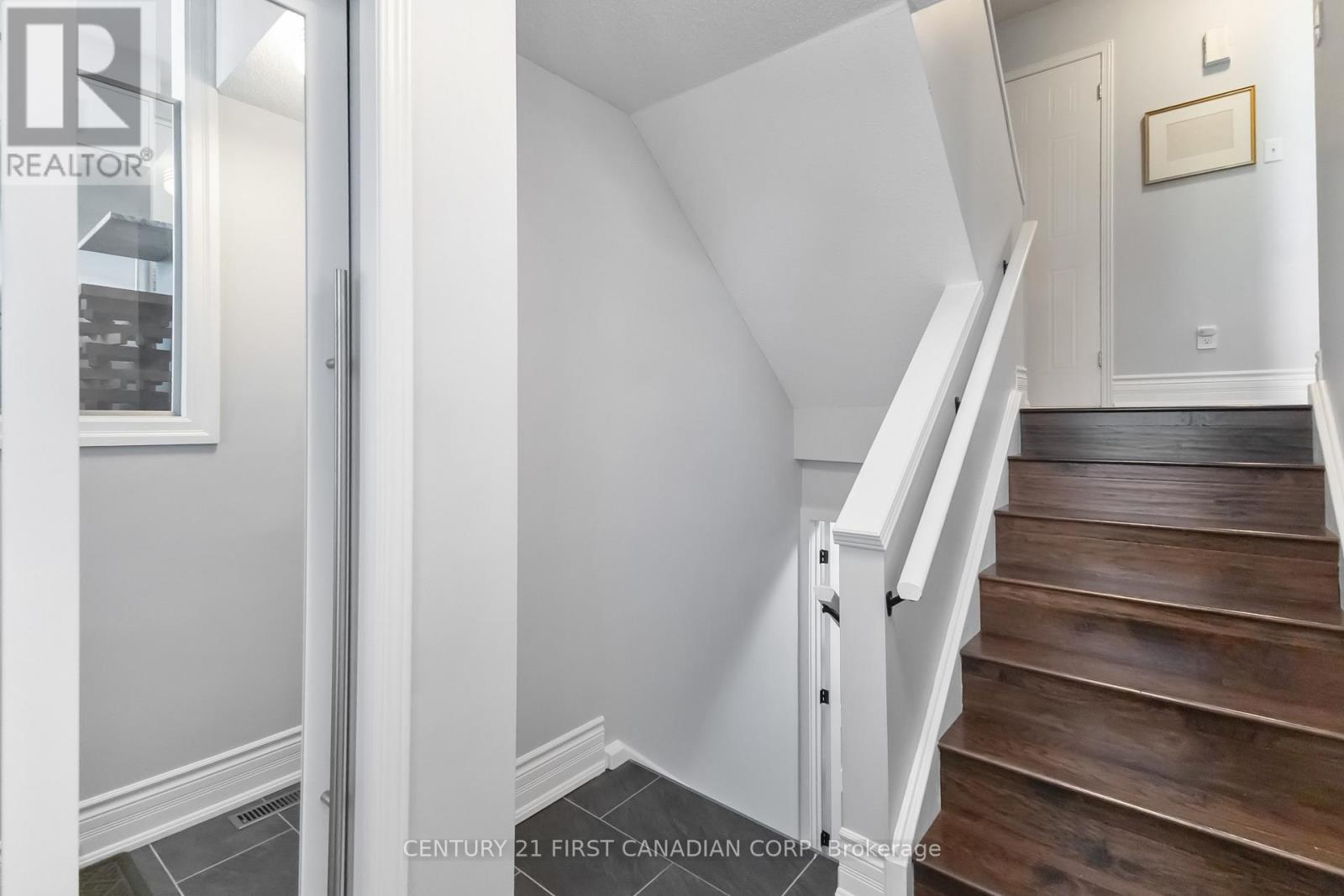 4 - 609 Colborne Street E, London East (East F), Ontario  N6B 2V3 - Photo 24 - X12453531