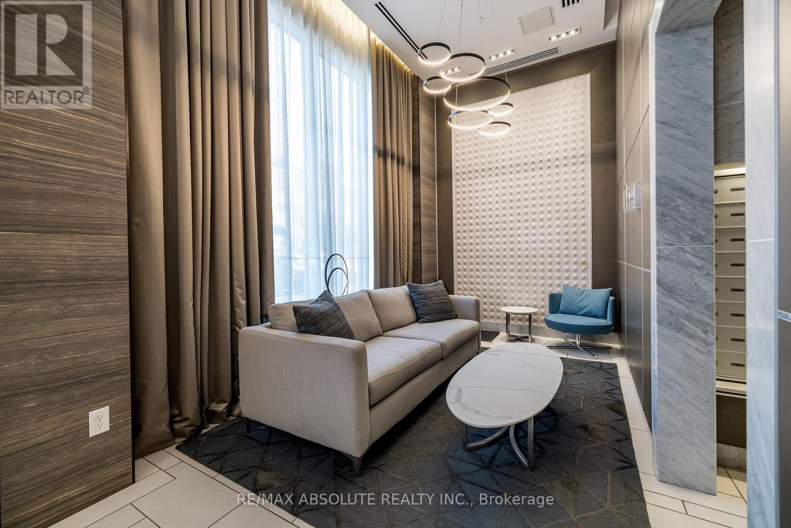 209 - 411 Mackay Street, Ottawa, Ontario  K1M 2C5 - Photo 2 - X12453470