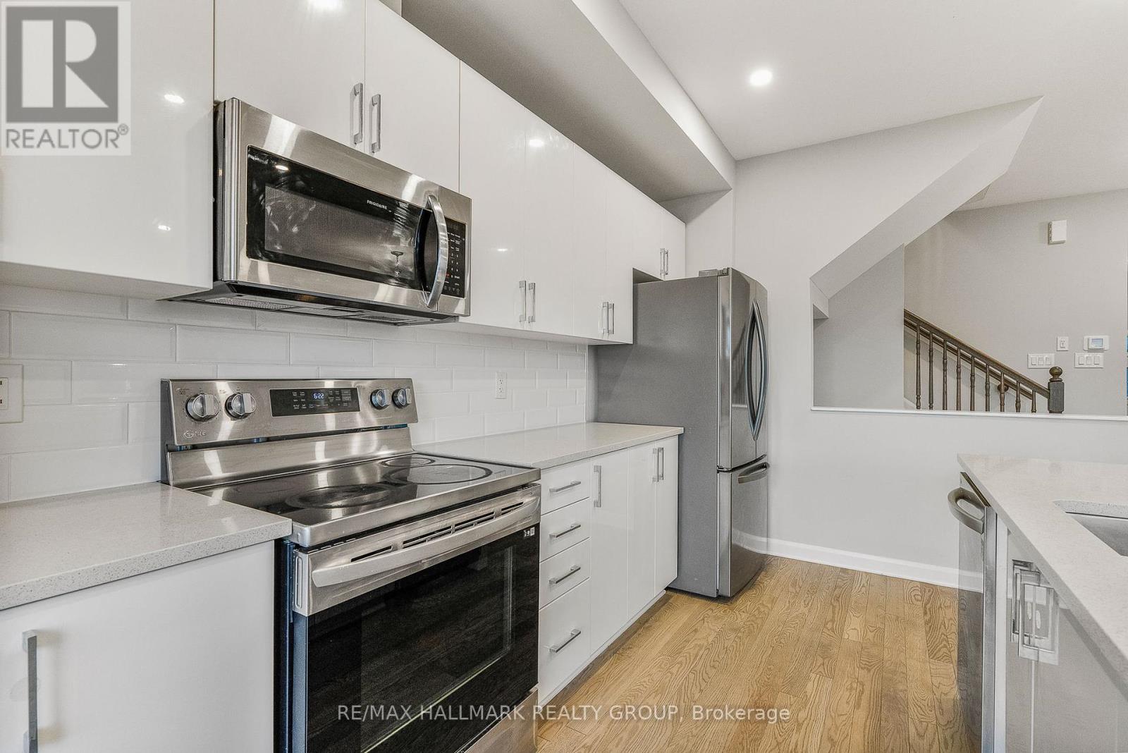 530 Prominence Way, Ottawa, Ontario  K4A 5L2 - Photo 14 - X12453476