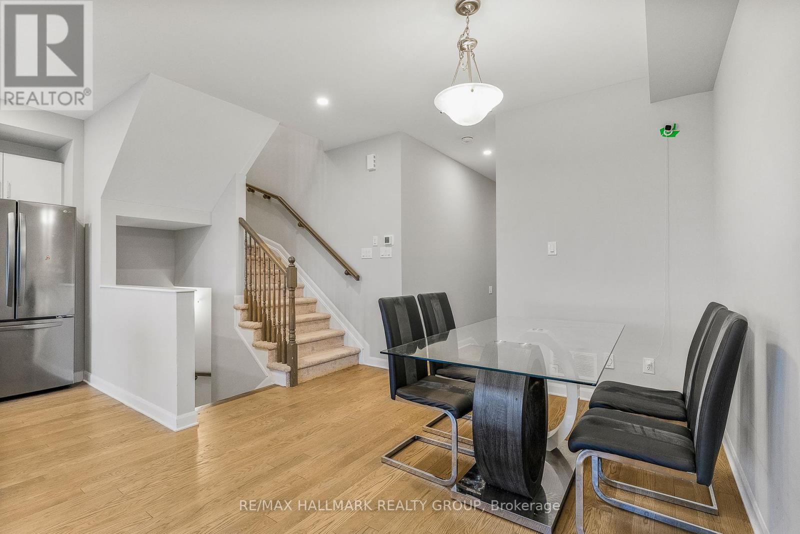 530 Prominence Way, Ottawa, Ontario  K4A 5L2 - Photo 6 - X12453476