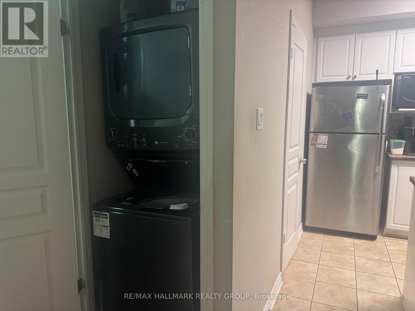B - 190 Hornchurch Lane, Ottawa, Ontario  K2J 2T3 - Photo 3 - X12453482