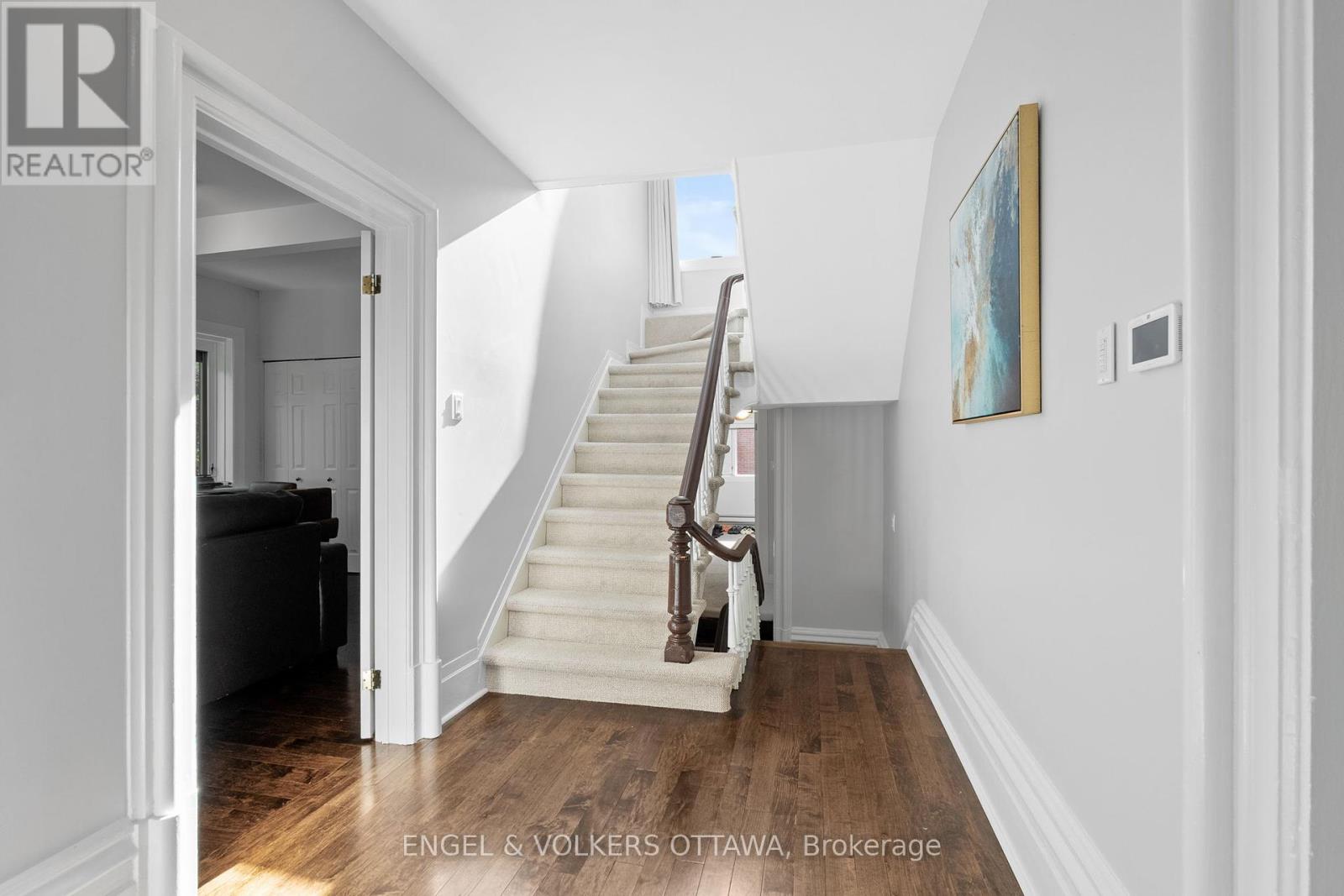 105 Crichton Street, Ottawa, Ontario  K1M 1V8 - Photo 12 - X12453507