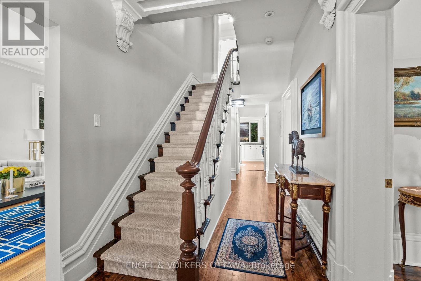 105 Crichton Street, Ottawa, Ontario  K1M 1V8 - Photo 3 - X12453507