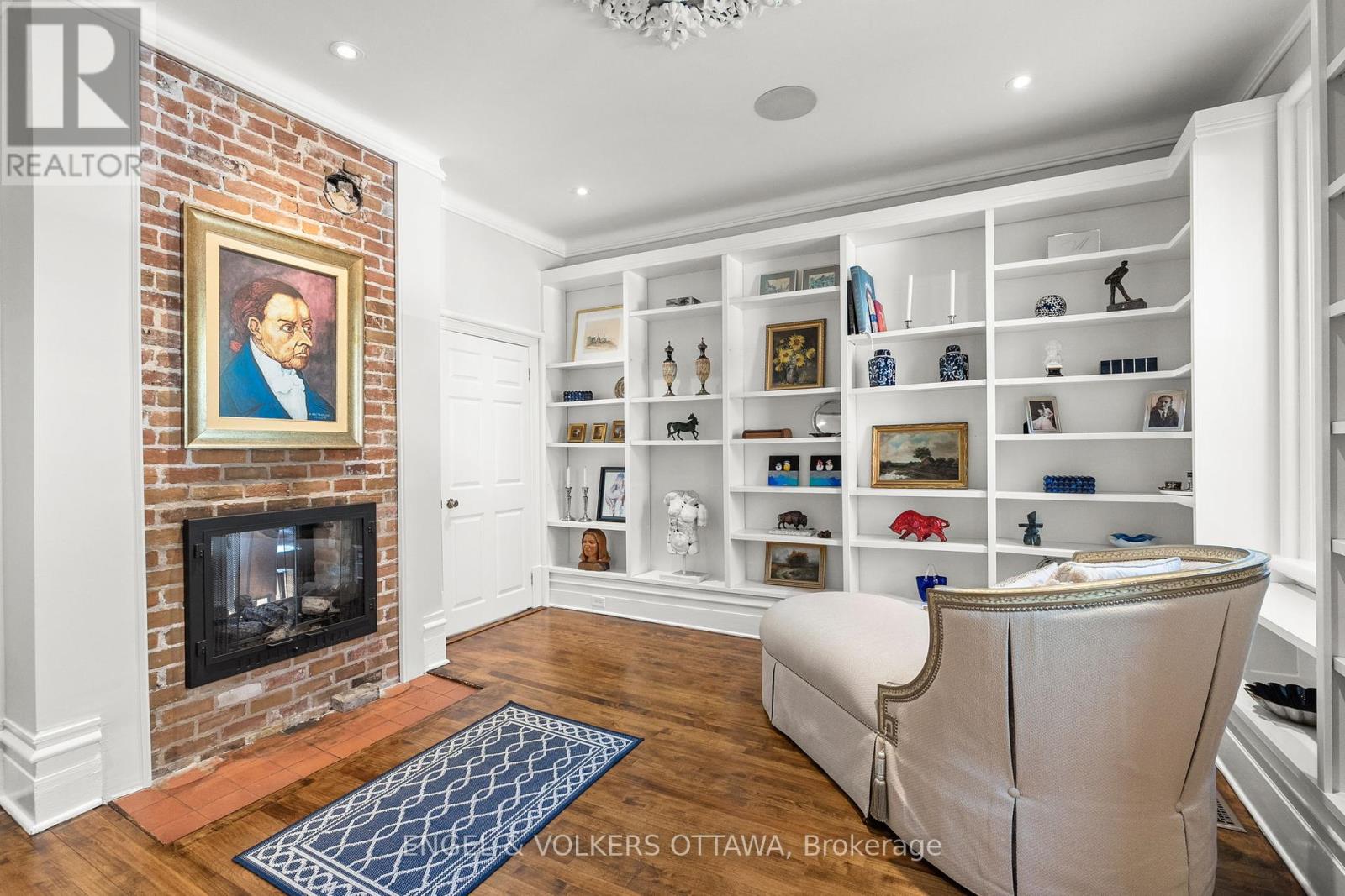 105 Crichton Street, Ottawa, Ontario  K1M 1V8 - Photo 4 - X12453507