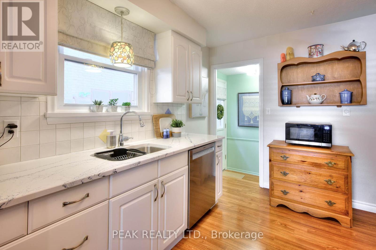 81 Cherry Hill Drive, Kitchener, Ontario  N2E 1N5 - Photo 13 - X12453451