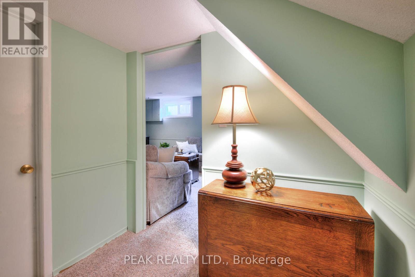 81 Cherry Hill Drive, Kitchener, Ontario  N2E 1N5 - Photo 20 - X12453451