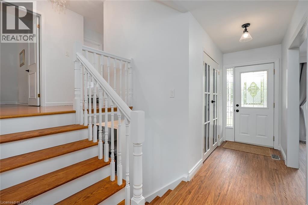 406 Oakwood Drive, Burlington, Ontario  L7N 1X2 - Photo 4 - 40776329