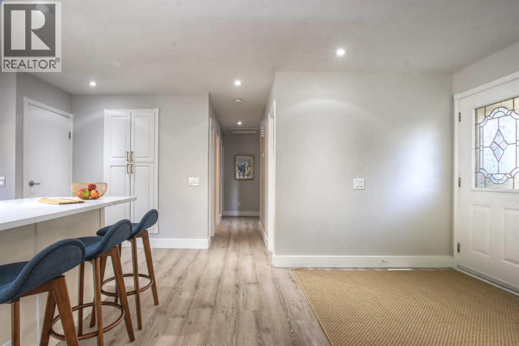 511 Cedarille Crescent Sw, Calgary, Alberta  T2W 2H6 - Photo 15 - A2263171