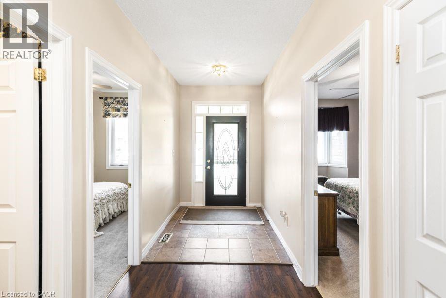 105 Northernbreeze Street, Hamilton, Ontario  L0R 1W0 - Photo 4 - 40777710