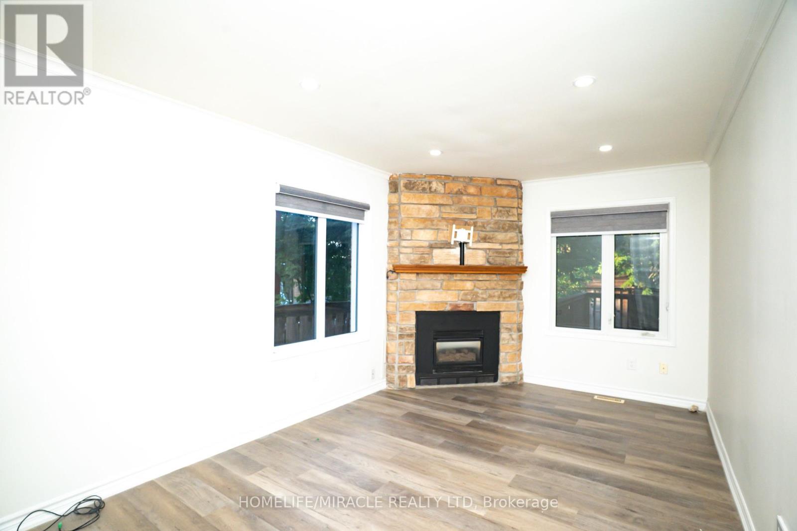 27 Killaloe Crescent, Halton Hills, Ontario  L7G 5N2 - Photo 10 - W12441720