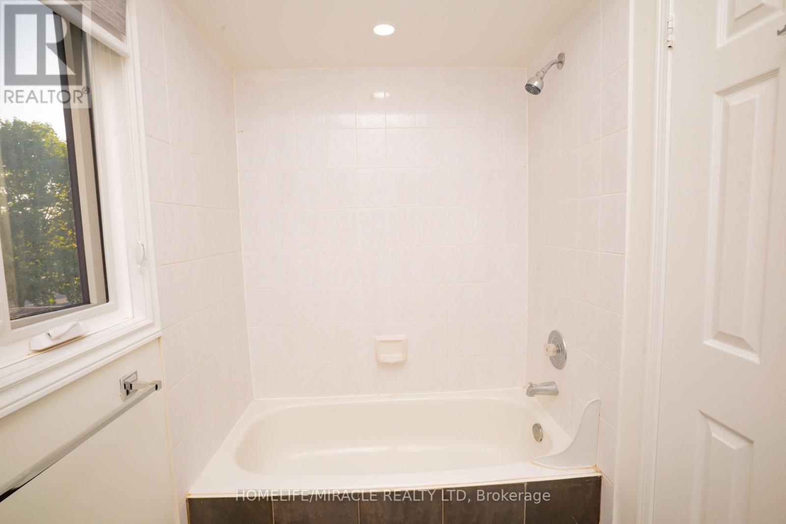 27 Killaloe Crescent, Halton Hills, Ontario  L7G 5N2 - Photo 26 - W12441720