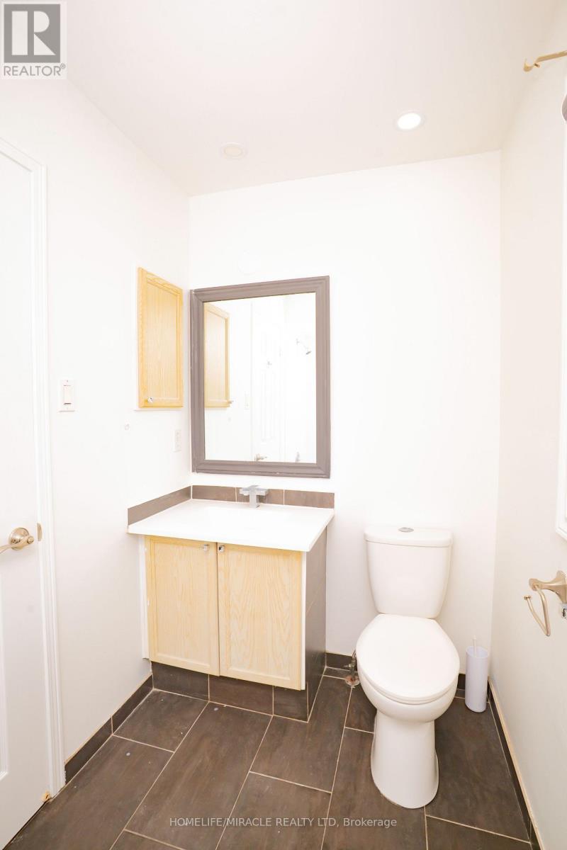 27 Killaloe Crescent, Halton Hills, Ontario  L7G 5N2 - Photo 25 - W12441720