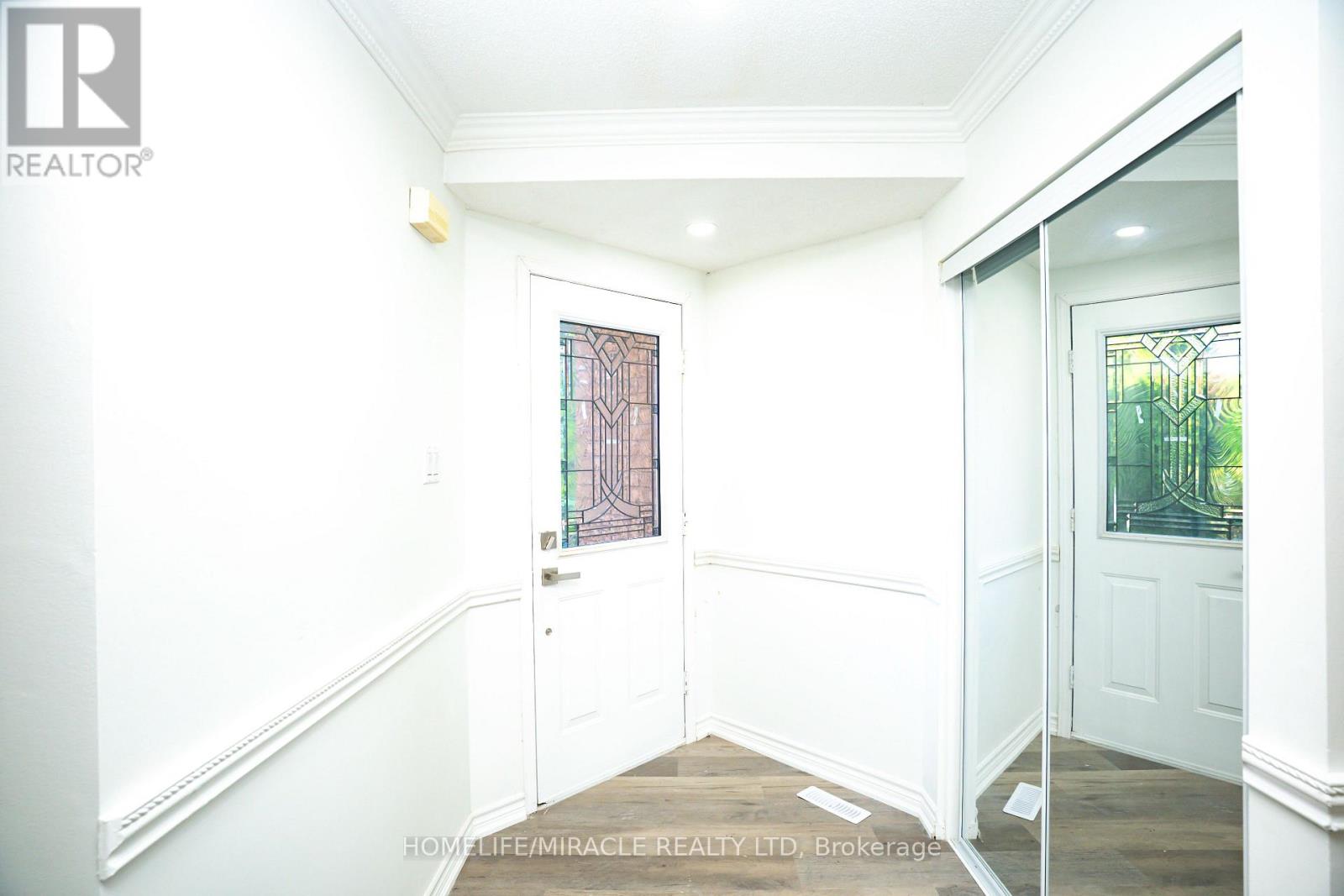 27 Killaloe Crescent, Halton Hills, Ontario  L7G 5N2 - Photo 6 - W12441720
