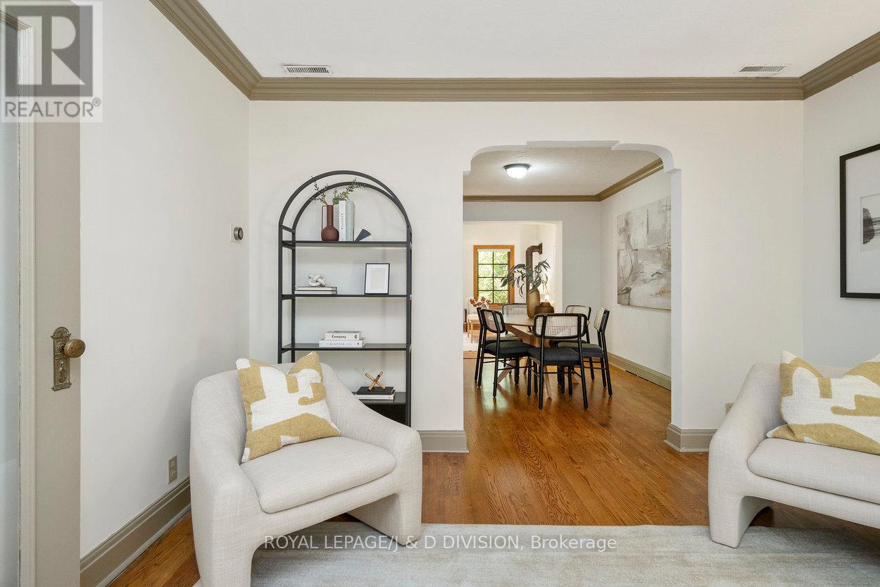 253 Old Forest Hill, Toronto (Forest Hill North), Ontario  M6C 2H5 - Photo 11 - C12453477