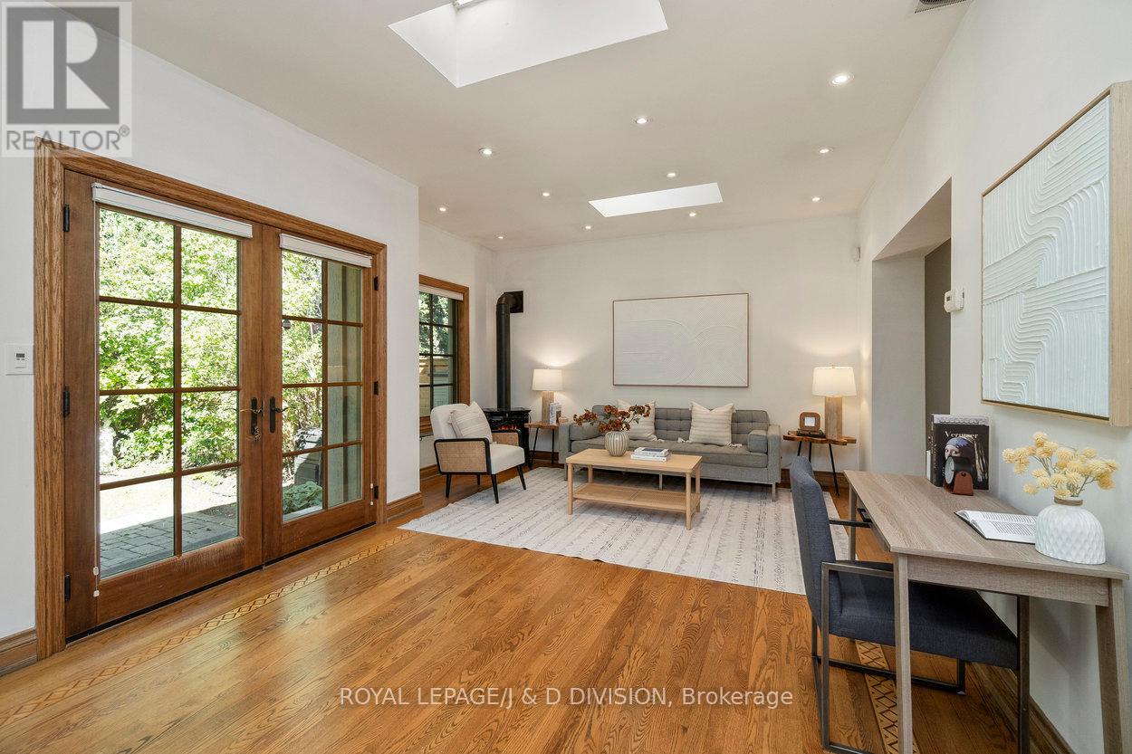 253 Old Forest Hill, Toronto (Forest Hill North), Ontario  M6C 2H5 - Photo 16 - C12453477