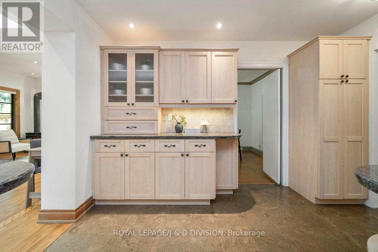 253 Old Forest Hill, Toronto (Forest Hill North), Ontario  M6C 2H5 - Photo 26 - C12453477
