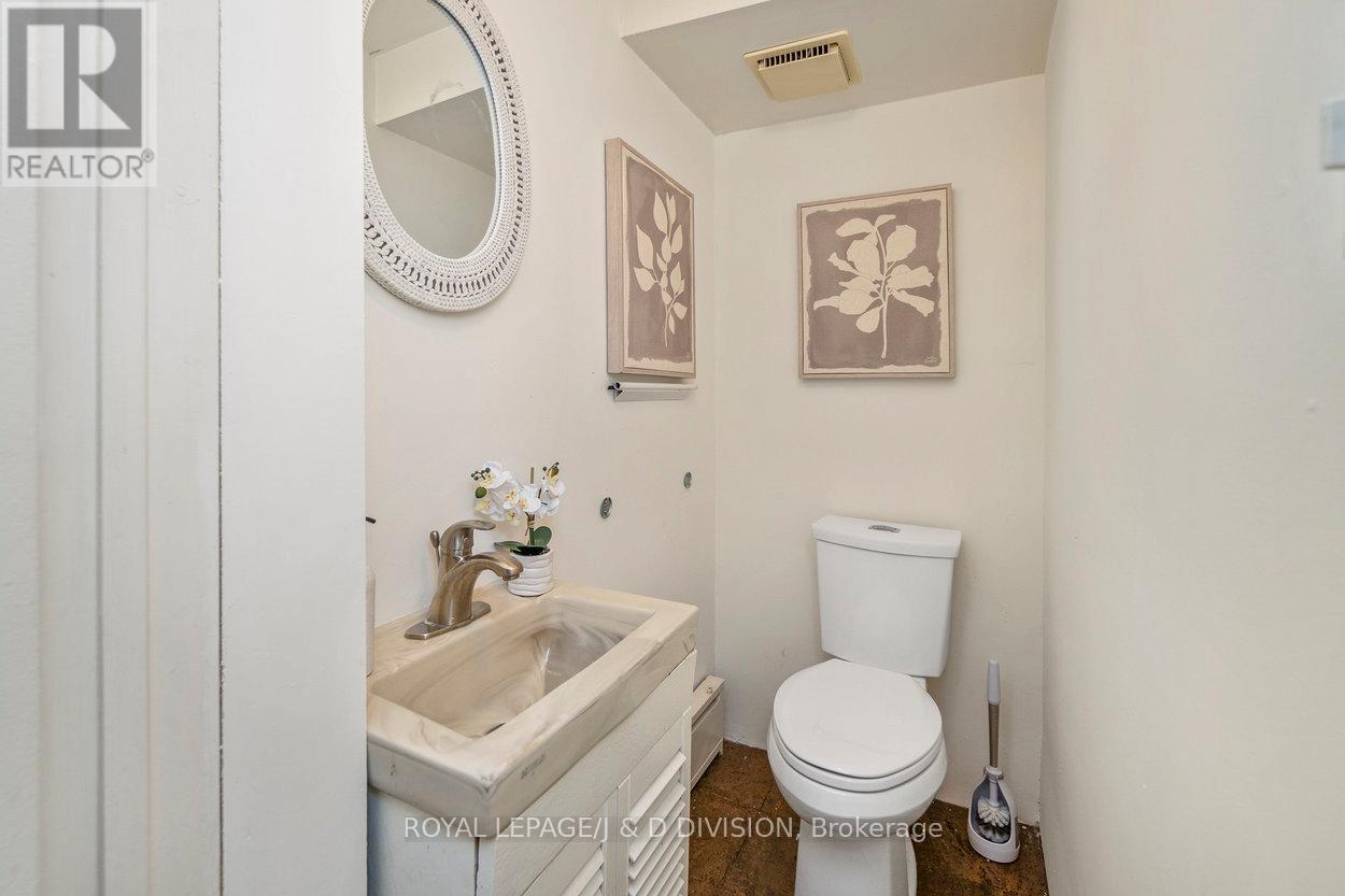 253 Old Forest Hill, Toronto (Forest Hill North), Ontario  M6C 2H5 - Photo 27 - C12453477