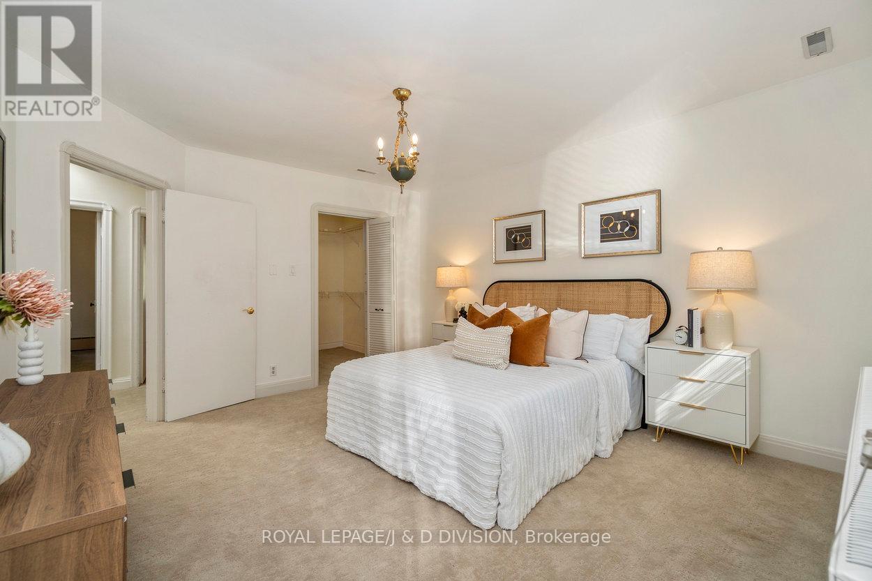 253 Old Forest Hill, Toronto (Forest Hill North), Ontario  M6C 2H5 - Photo 30 - C12453477