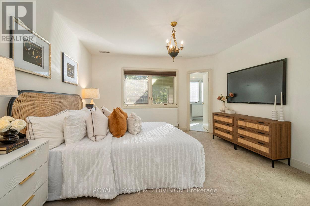 253 Old Forest Hill, Toronto (Forest Hill North), Ontario  M6C 2H5 - Photo 31 - C12453477