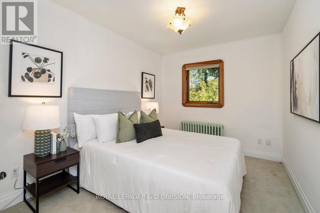 253 Old Forest Hill, Toronto (Forest Hill North), Ontario  M6C 2H5 - Photo 42 - C12453477
