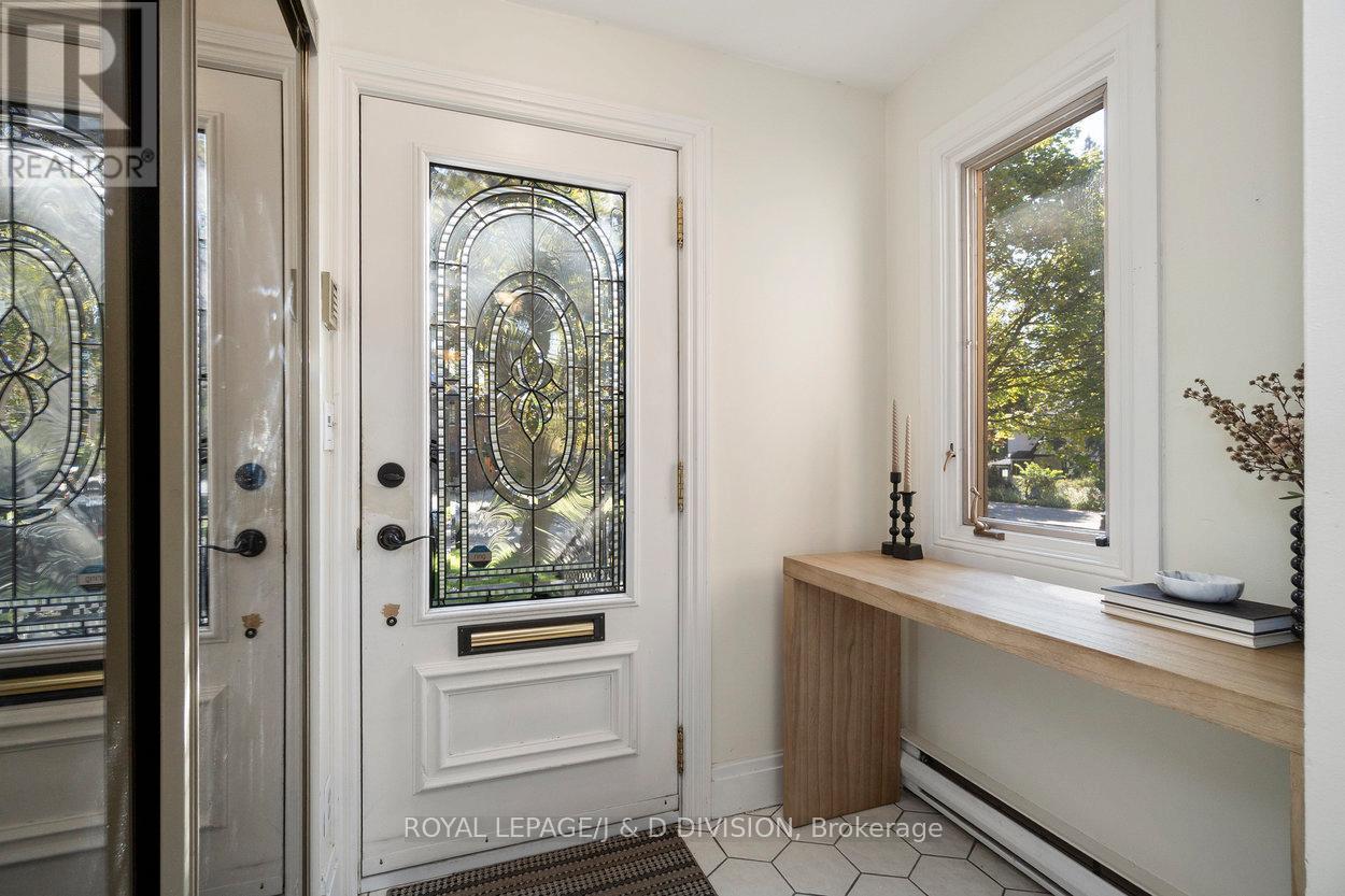 253 Old Forest Hill, Toronto (Forest Hill North), Ontario  M6C 2H5 - Photo 5 - C12453477