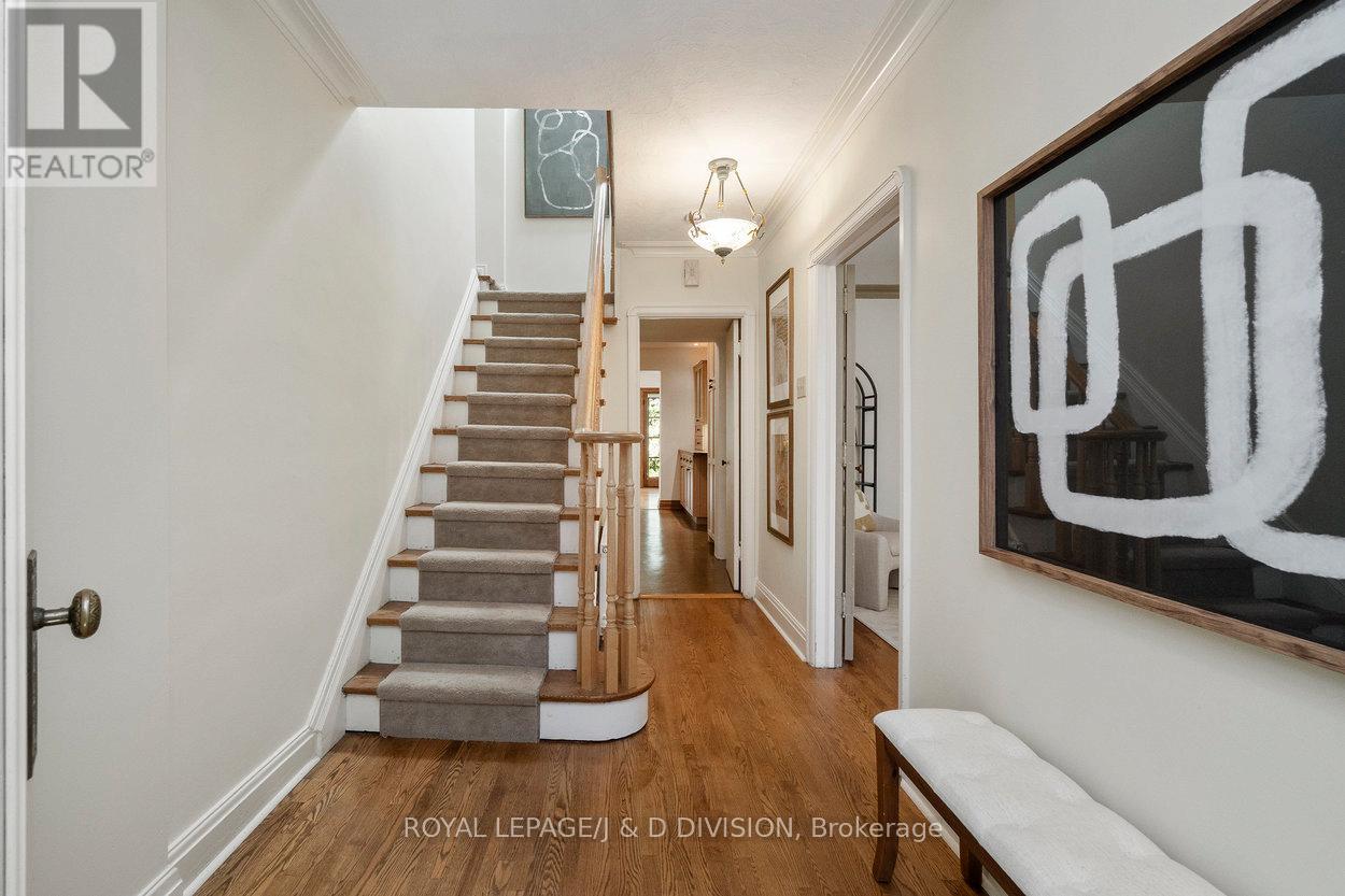 253 Old Forest Hill, Toronto (Forest Hill North), Ontario  M6C 2H5 - Photo 6 - C12453477