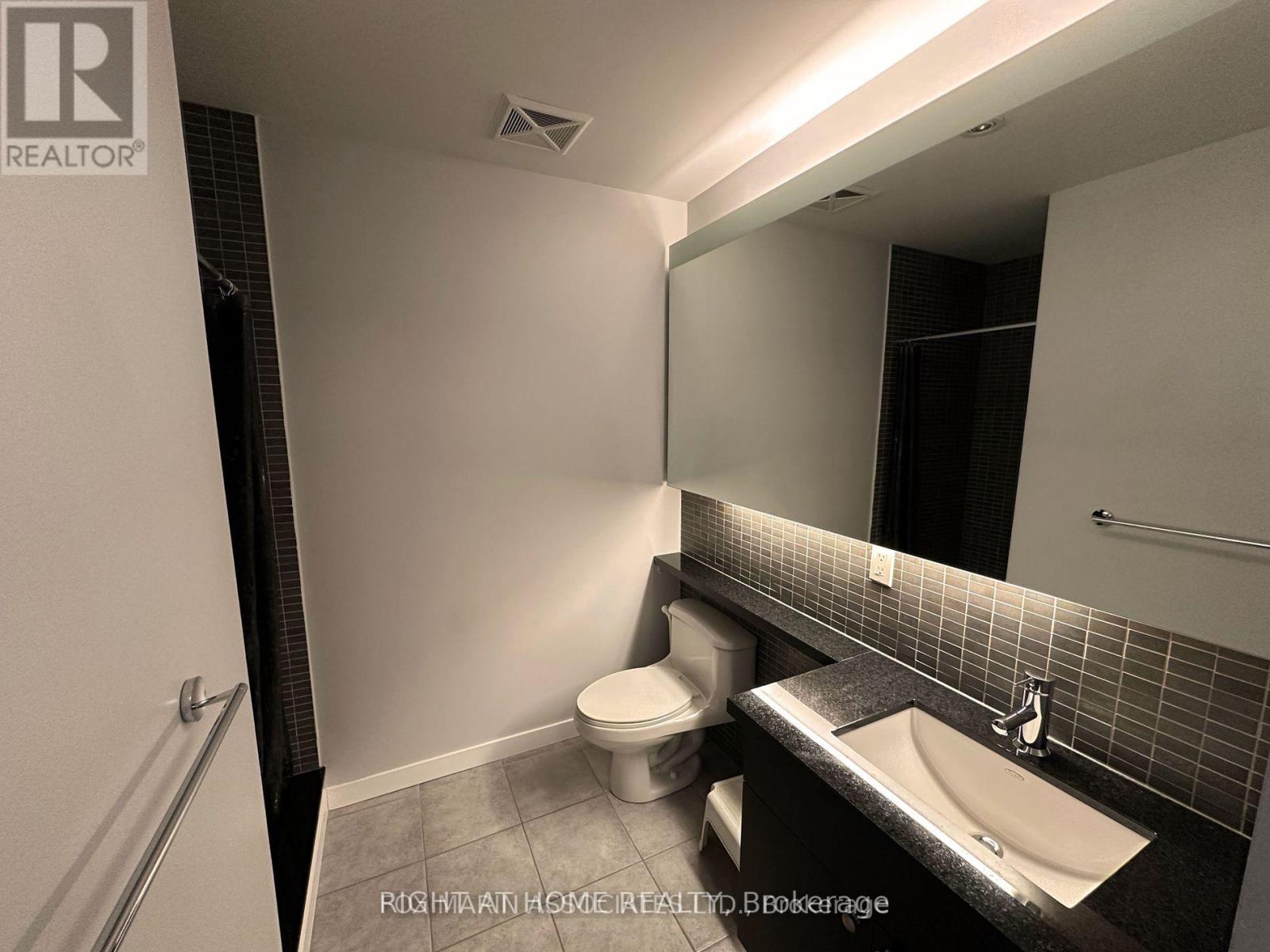 226 - 1 Shaw Street, Toronto, Ontario  M6K 0A1 - Photo 10 - C12453491