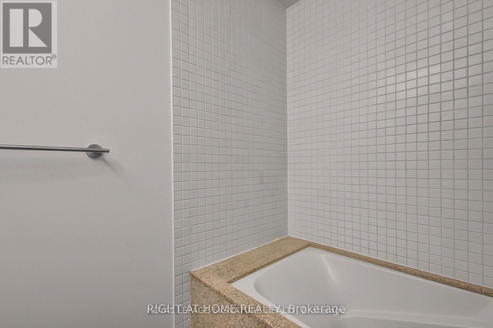 226 - 1 Shaw Street, Toronto, Ontario  M6K 0A1 - Photo 12 - C12453491