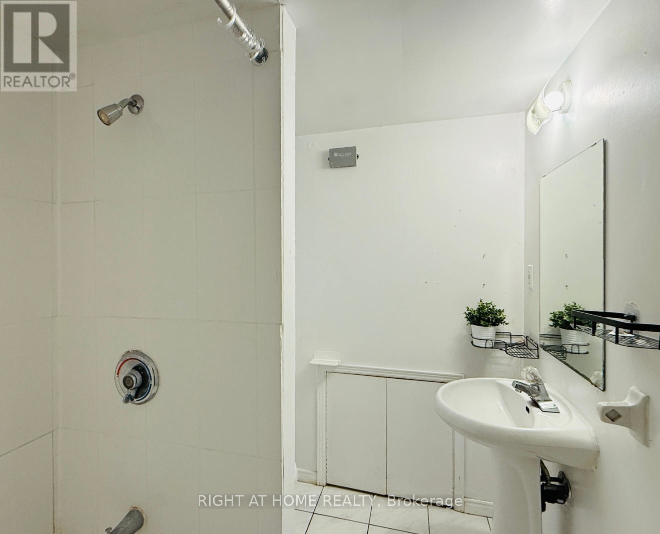44 Prestwick Crescent, Toronto, Ontario  M2H 1N2 - Photo 22 - C12453502
