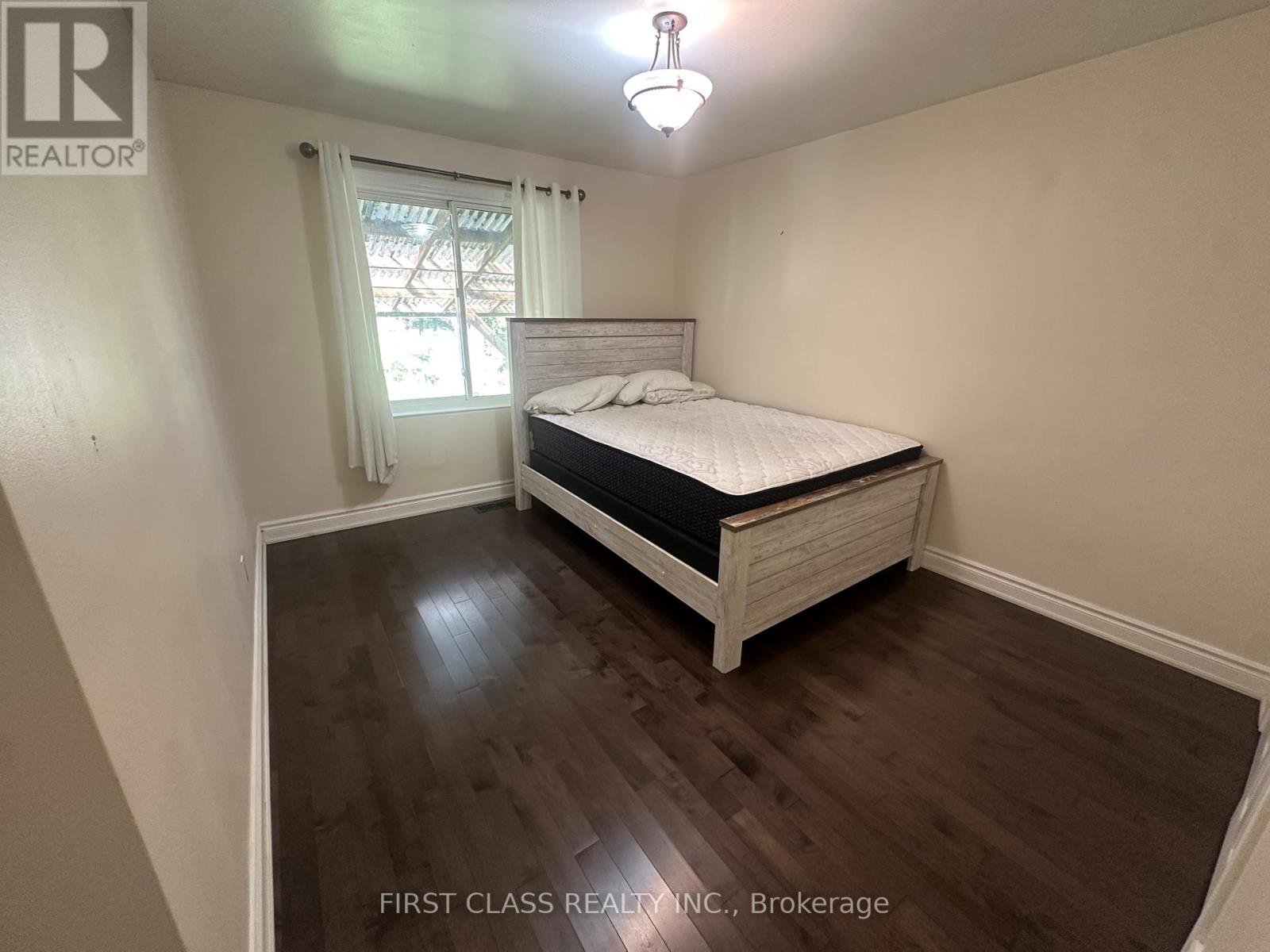 118 Holcolm Road, Toronto, Ontario  M2N 2C9 - Photo 4 - C12453513