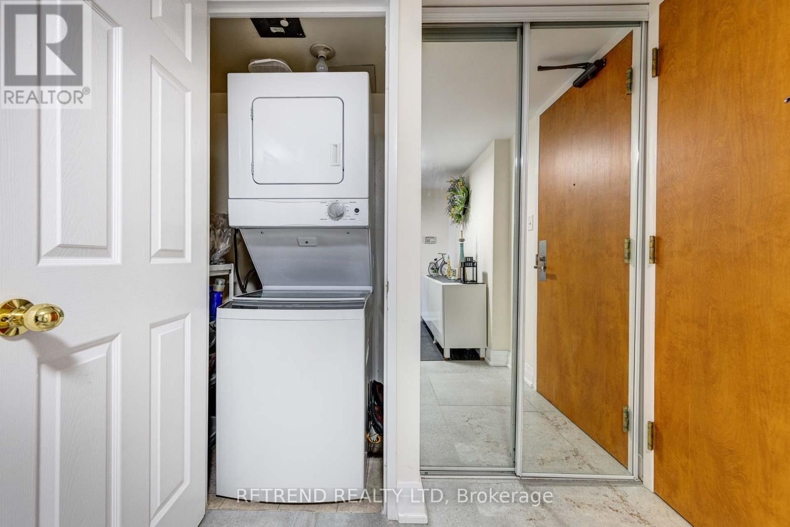 305 - 256 Doris Avenue, Toronto (Willowdale East), Ontario  M2N 6X8 - Photo 2 - C12453526