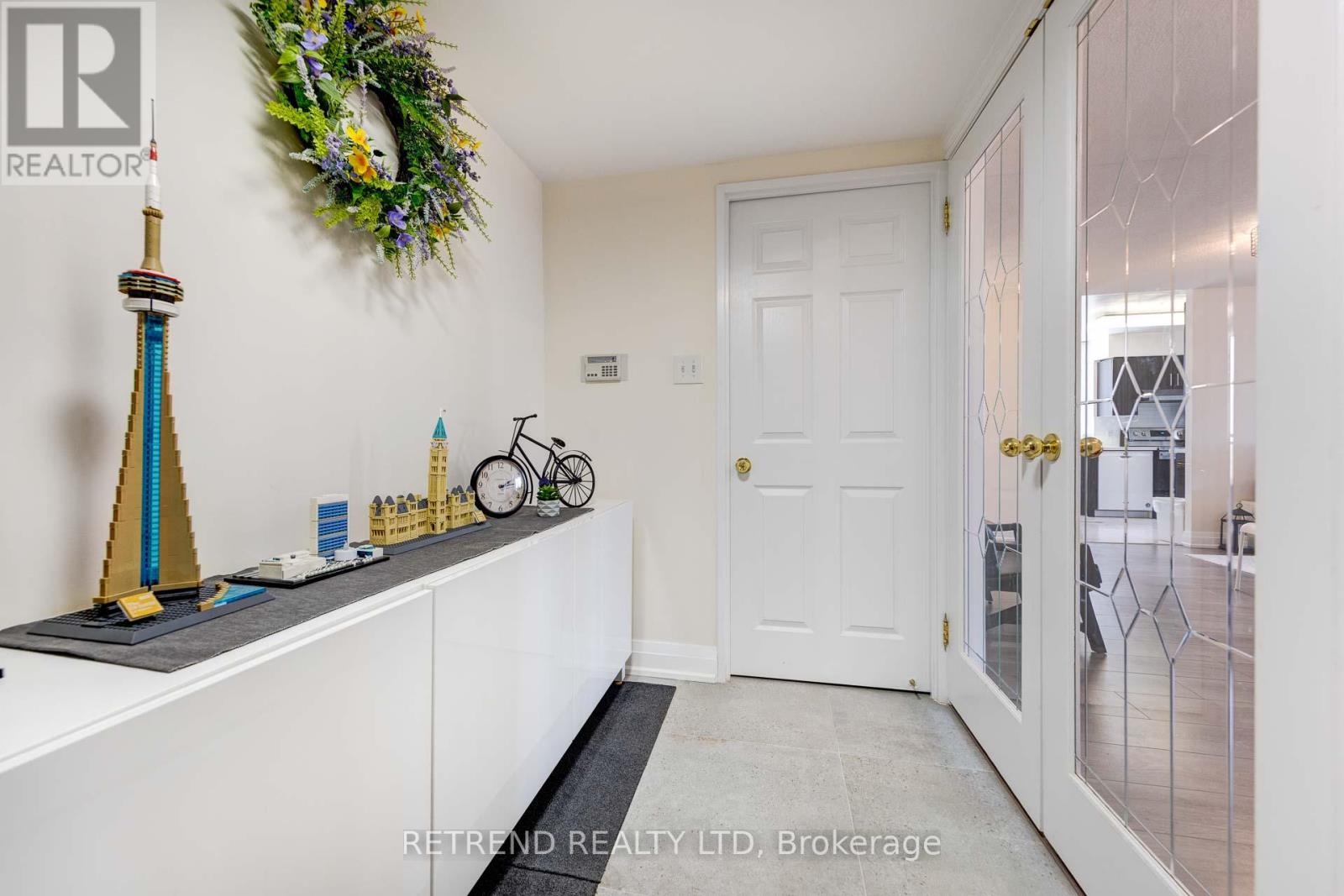 305 - 256 Doris Avenue, Toronto (Willowdale East), Ontario  M2N 6X8 - Photo 3 - C12453526