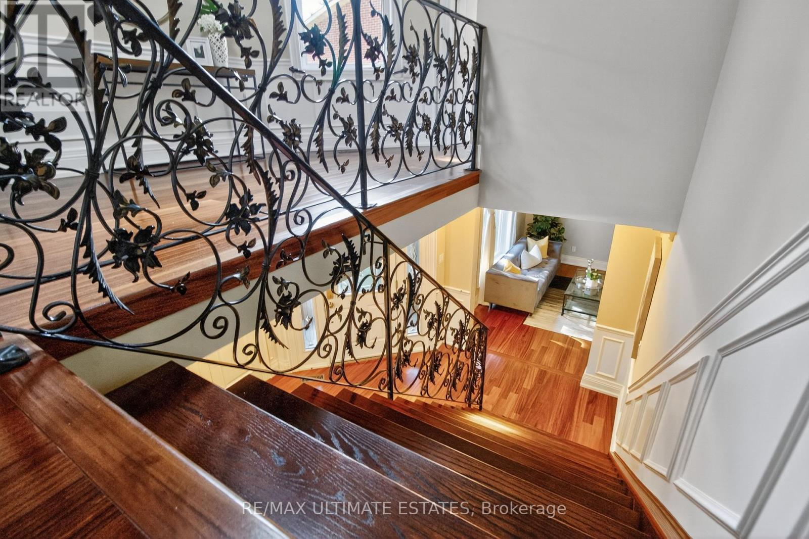 32 Mossgrove Trail, Toronto, Ontario  M2L 2W3 - Photo 19 - C12453532