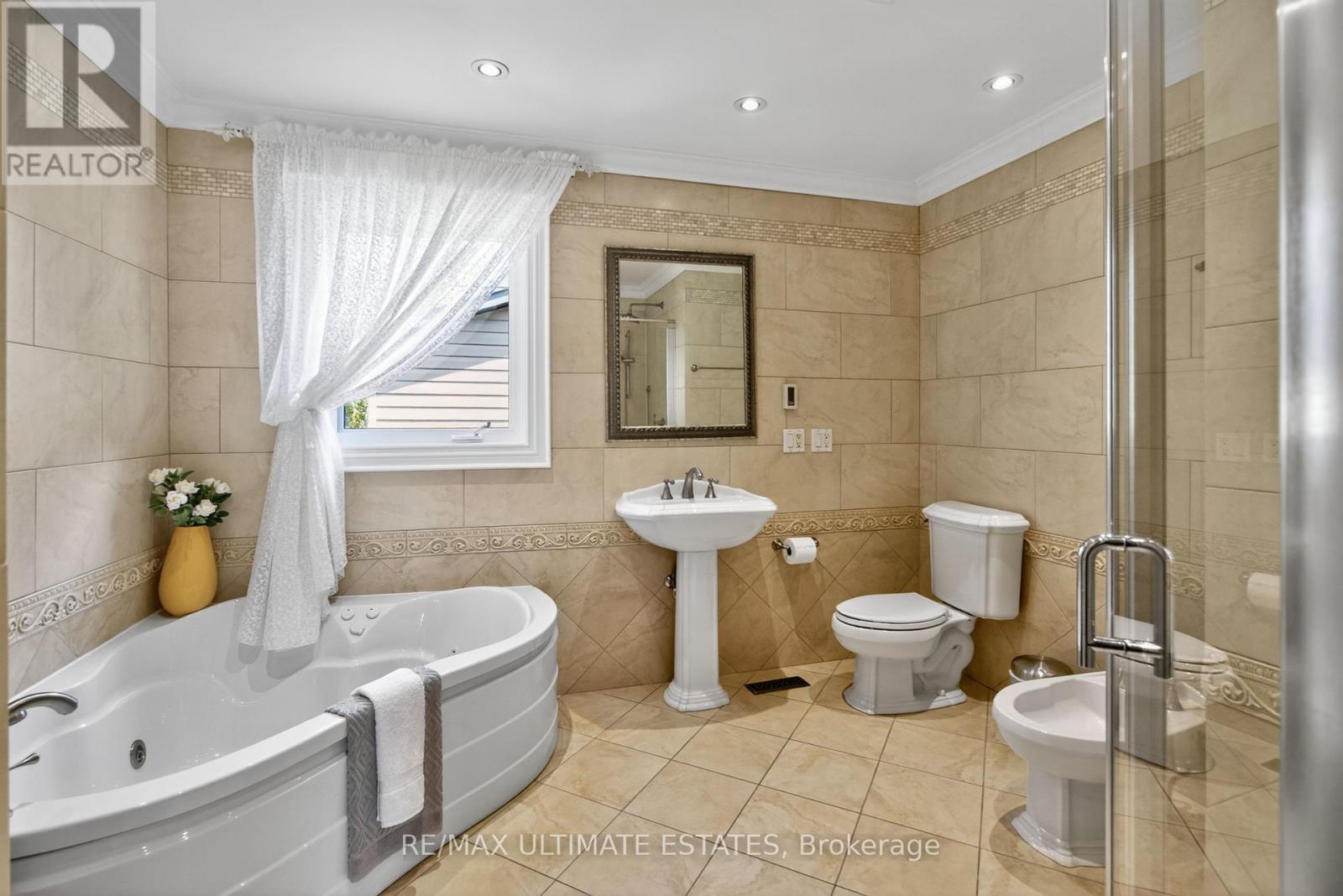 32 Mossgrove Trail, Toronto, Ontario  M2L 2W3 - Photo 22 - C12453532