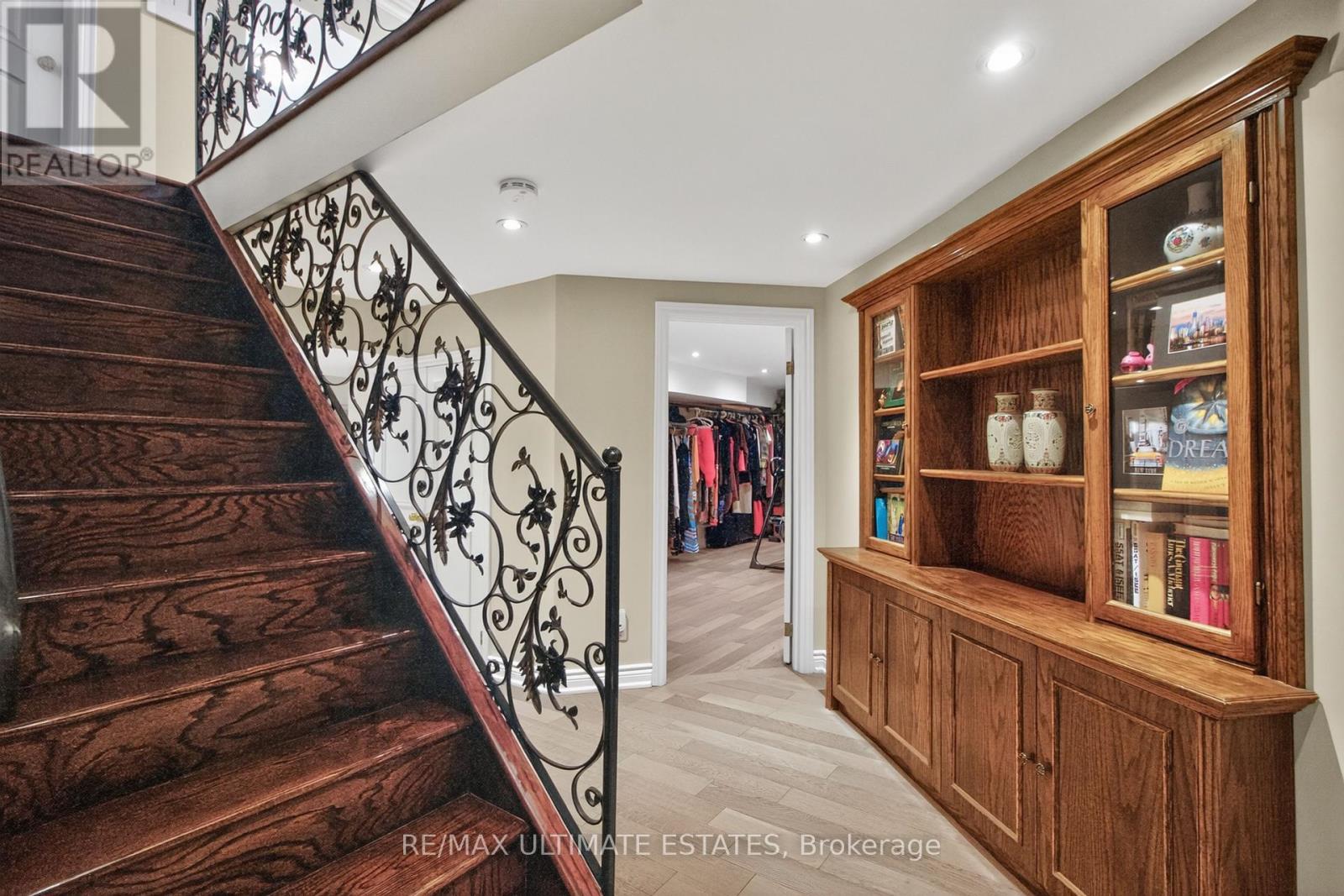 32 Mossgrove Trail, Toronto, Ontario  M2L 2W3 - Photo 30 - C12453532