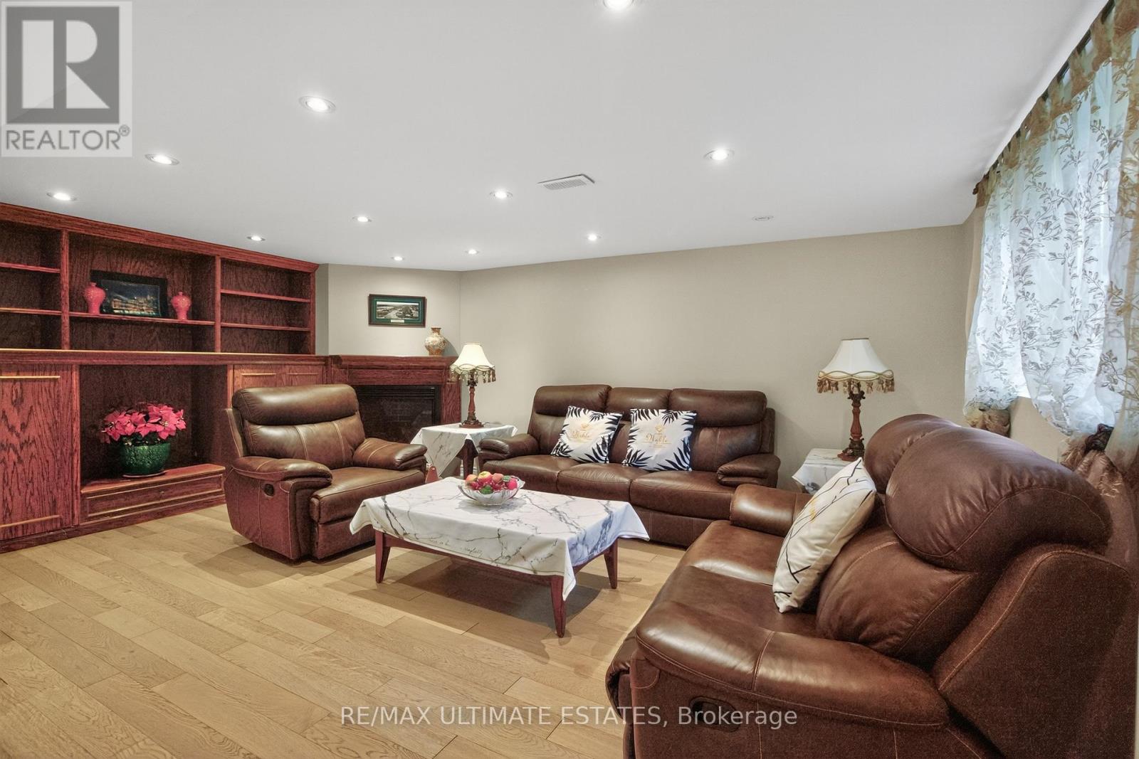 32 Mossgrove Trail, Toronto, Ontario  M2L 2W3 - Photo 31 - C12453532