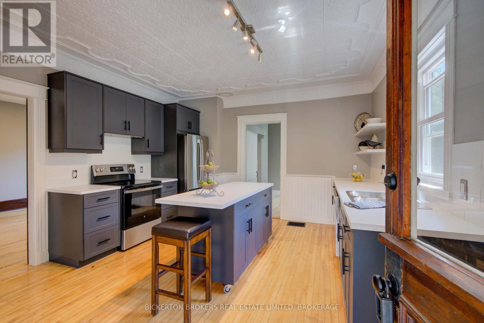 153 Main Street, Leeds And The Thousand Islands, Ontario  K0H 2N0 - Photo 13 - X12452140