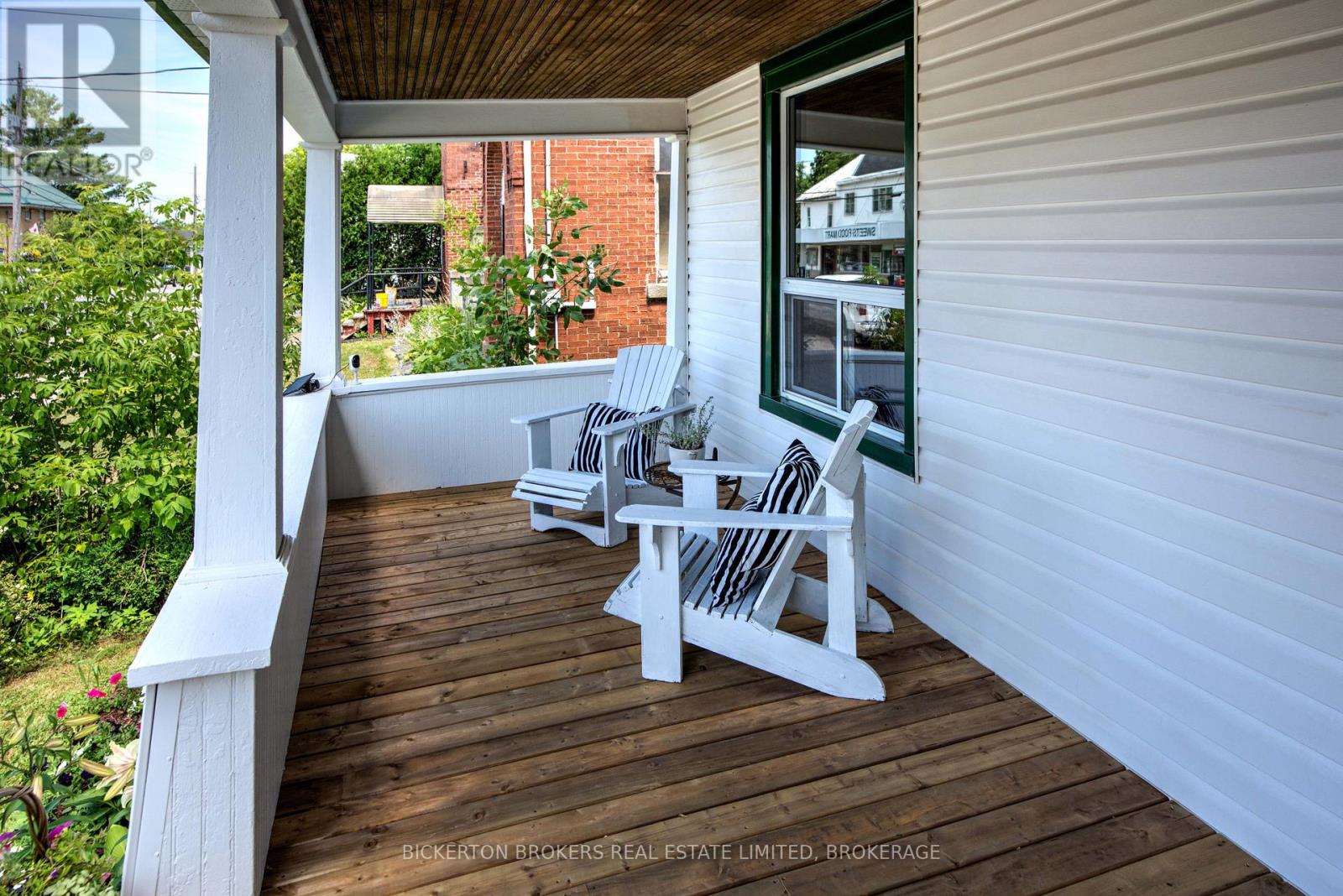 153 Main Street, Leeds And The Thousand Islands, Ontario  K0H 2N0 - Photo 8 - X12452140