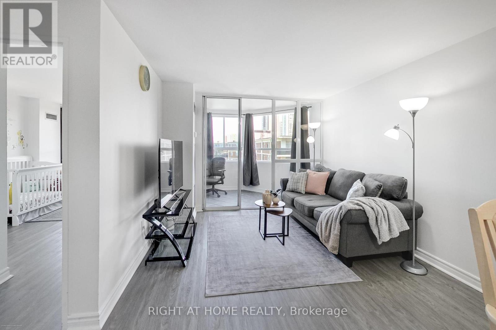 1109 - 4 Park Vista, Toronto (O'connor-Parkview), Ontario  M4B 3M8 - Photo 7 - E12453483