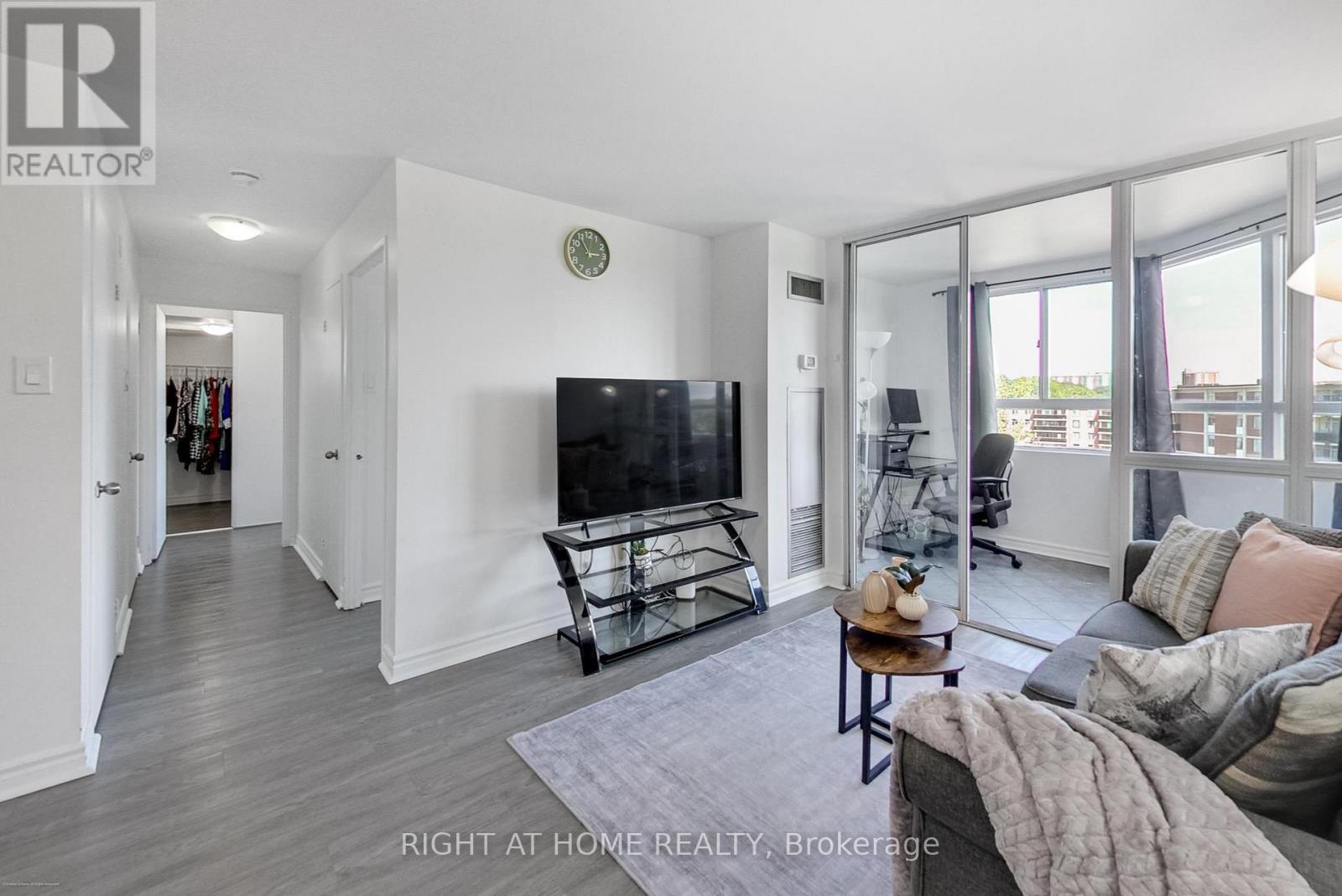 1109 - 4 Park Vista, Toronto (O'connor-Parkview), Ontario  M4B 3M8 - Photo 9 - E12453483